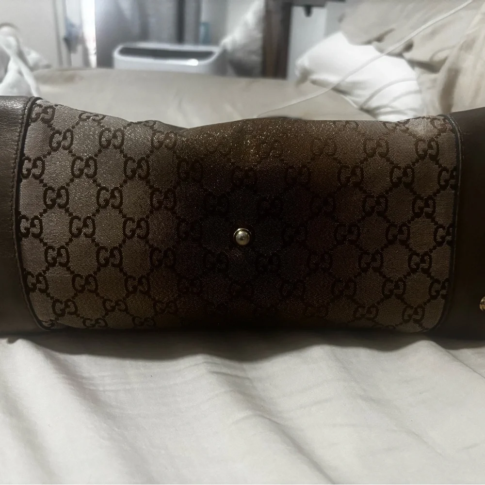 Gucci Brown GG Canvas Tote with Gold Heart Charm - Picture 6 of 10